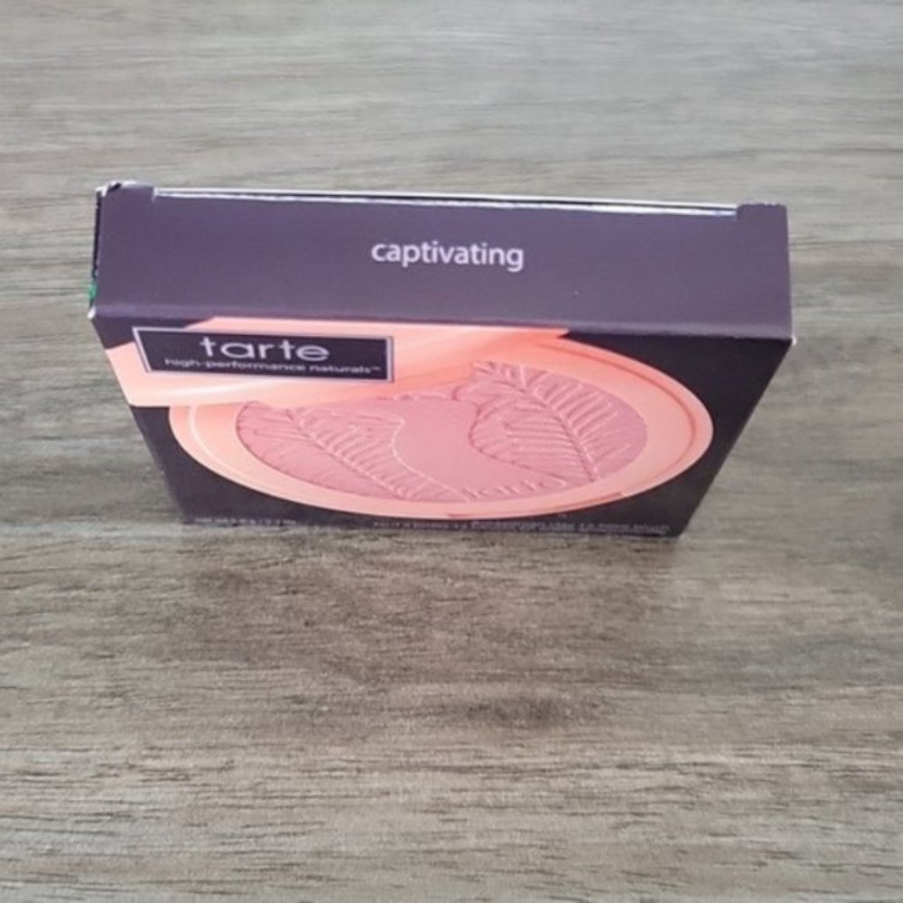 tarte - FULL SIZE Award Winning Amazonian Clay 12-hour Blush in Captivating - Picture 4 of 5
